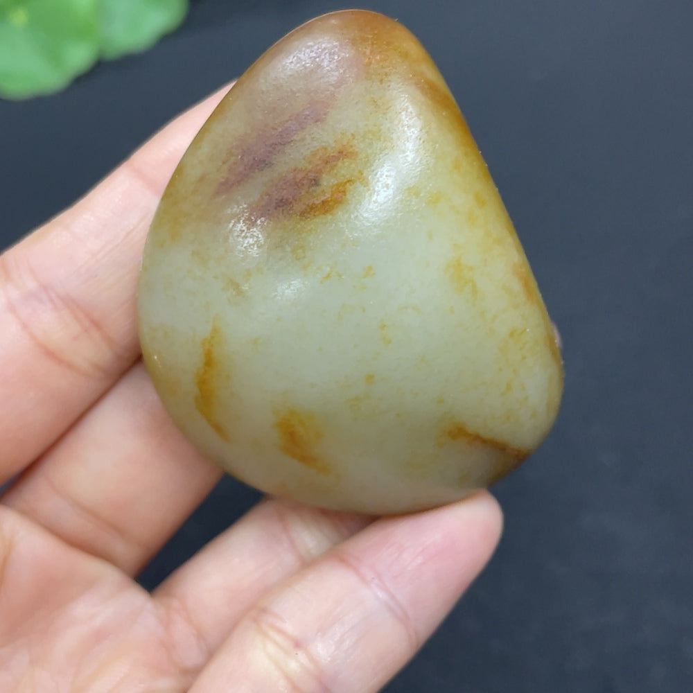 Hetian jade jewelry piece with approx. 75.4g weight, featuring mineral components and natural skin color variations.