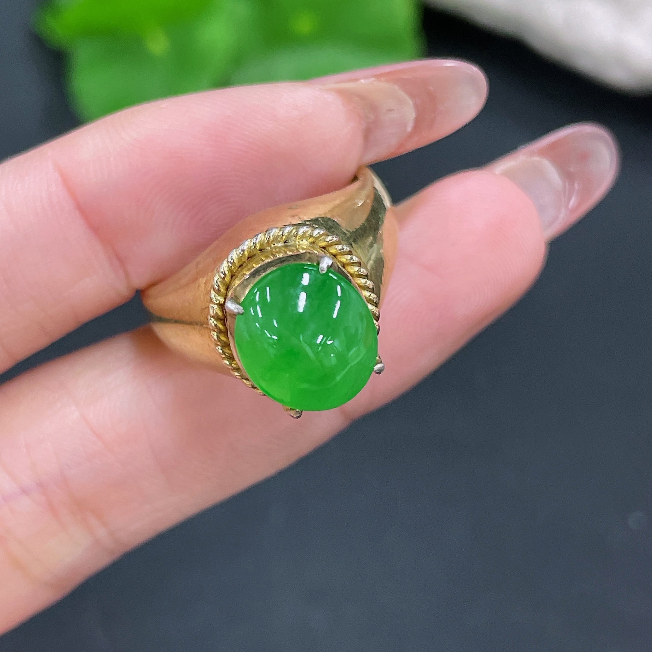 Jadeite cabochon non-gold total weight about 12.26g