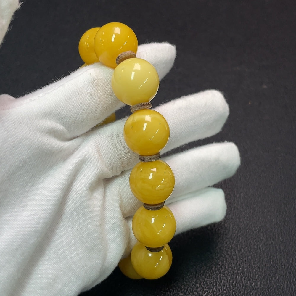 Amber Beeswax Bracelet, Total Weight Approx. 31.68g, Size About 16.1mm