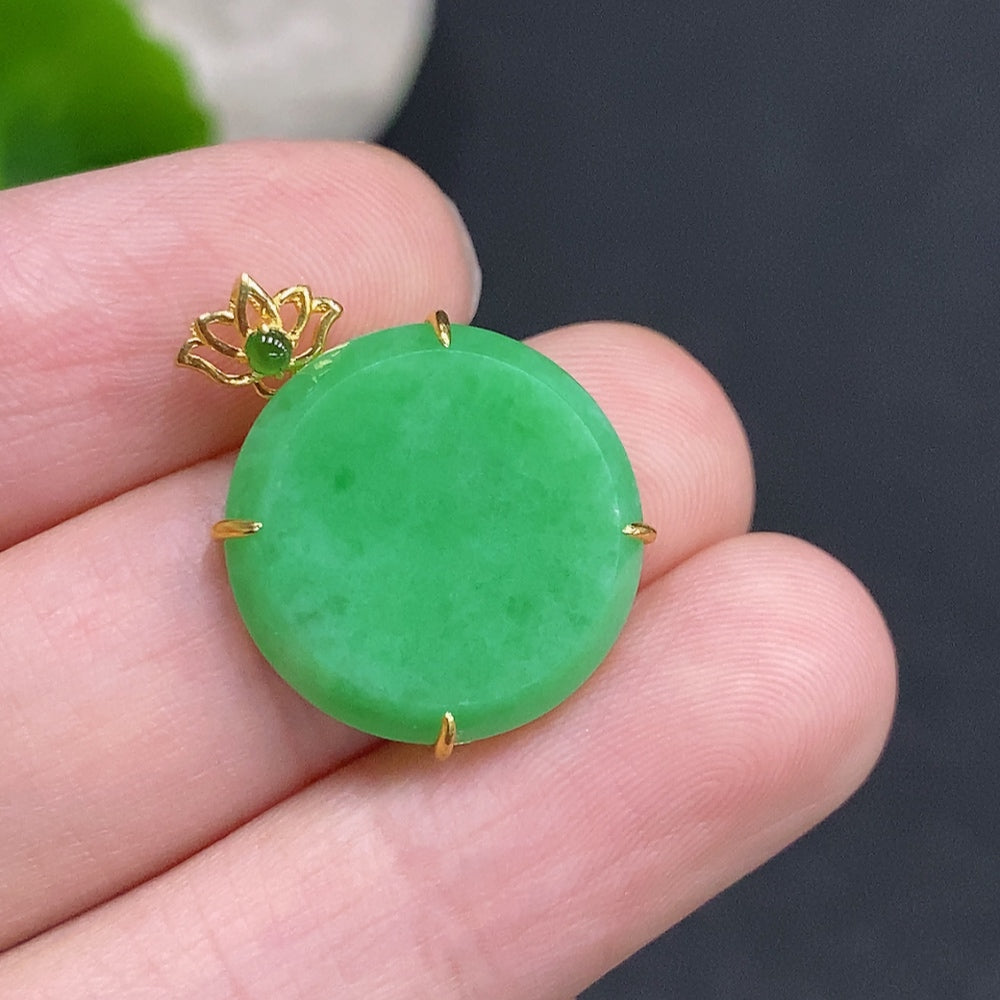 Jadeite Plain Pendant Pendant with 18K Gold Setting Total Weight Approx. 2.4g