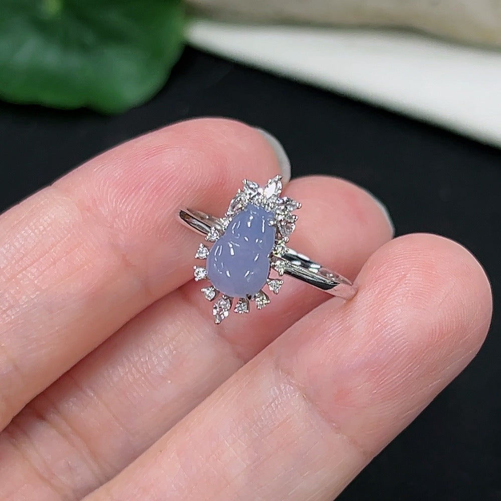 Jadeite gourd inlay ring with 18K gold and round brilliant diamond, size 14, weight 1.85g, from HKHQ.