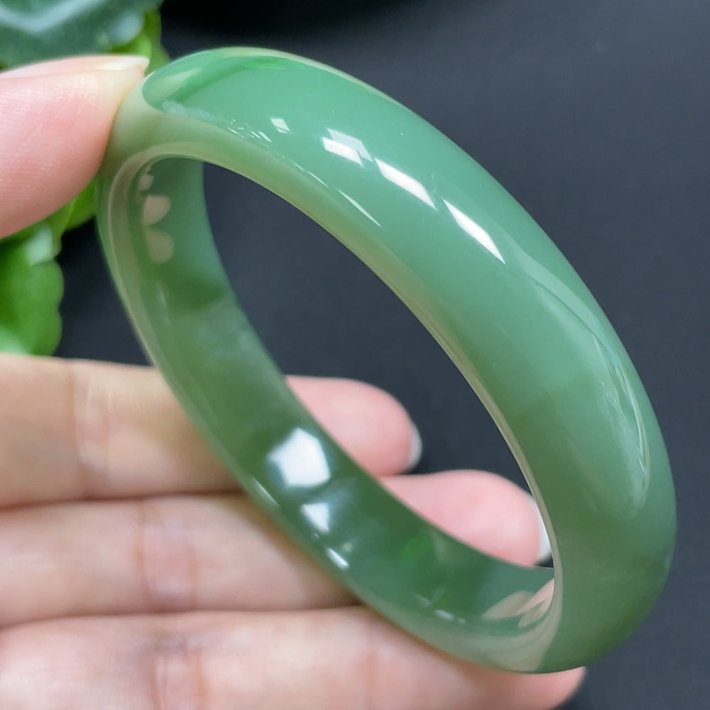 HKHQ Hetian Jade round bracelet, 56.1mm, weighing approximately 44.72g, showcasing smooth, polished green jade beads.