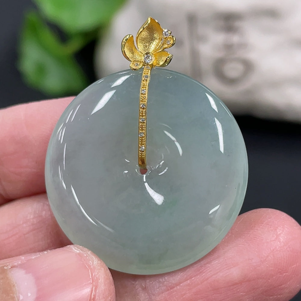 Jadeite Safety Pendant Ornament Total weight about 10g Non-gold and non-diamond clasp Quantity (1 large, 1 medium)