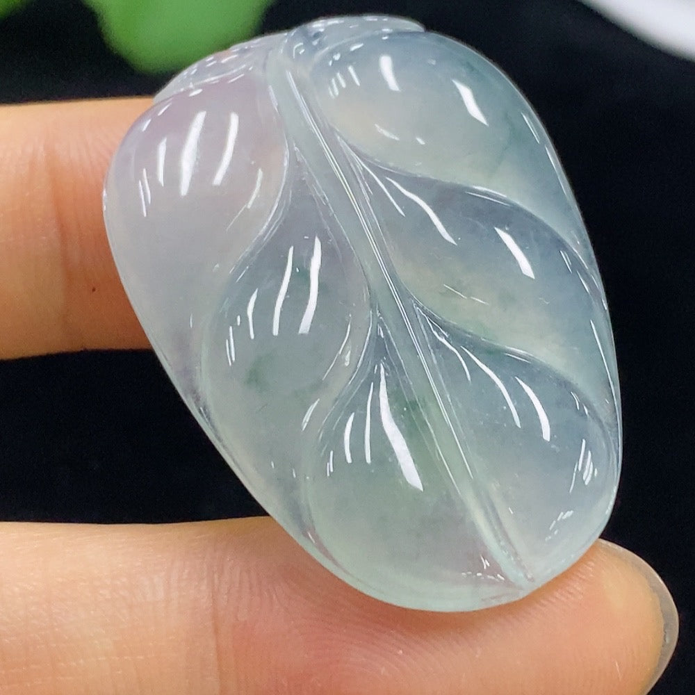 Jadeite leaf pendant from HUILIU HQ featuring a detailed green jade leaf, weighing approximately 9.95g, on a delicate chain.
