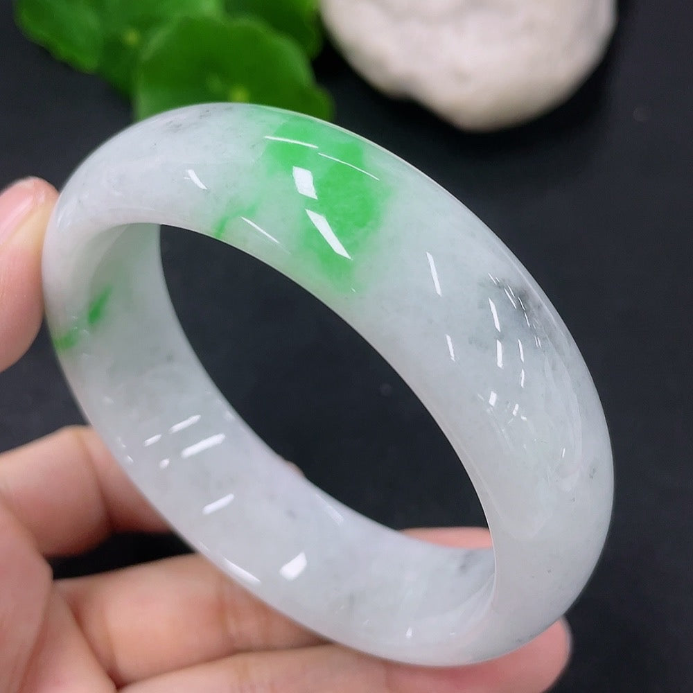 HKHQ jadeite round bangle in size 56, weighs 70.83g, showcasing smooth, polished green jadeite bracelet with a sleek design.