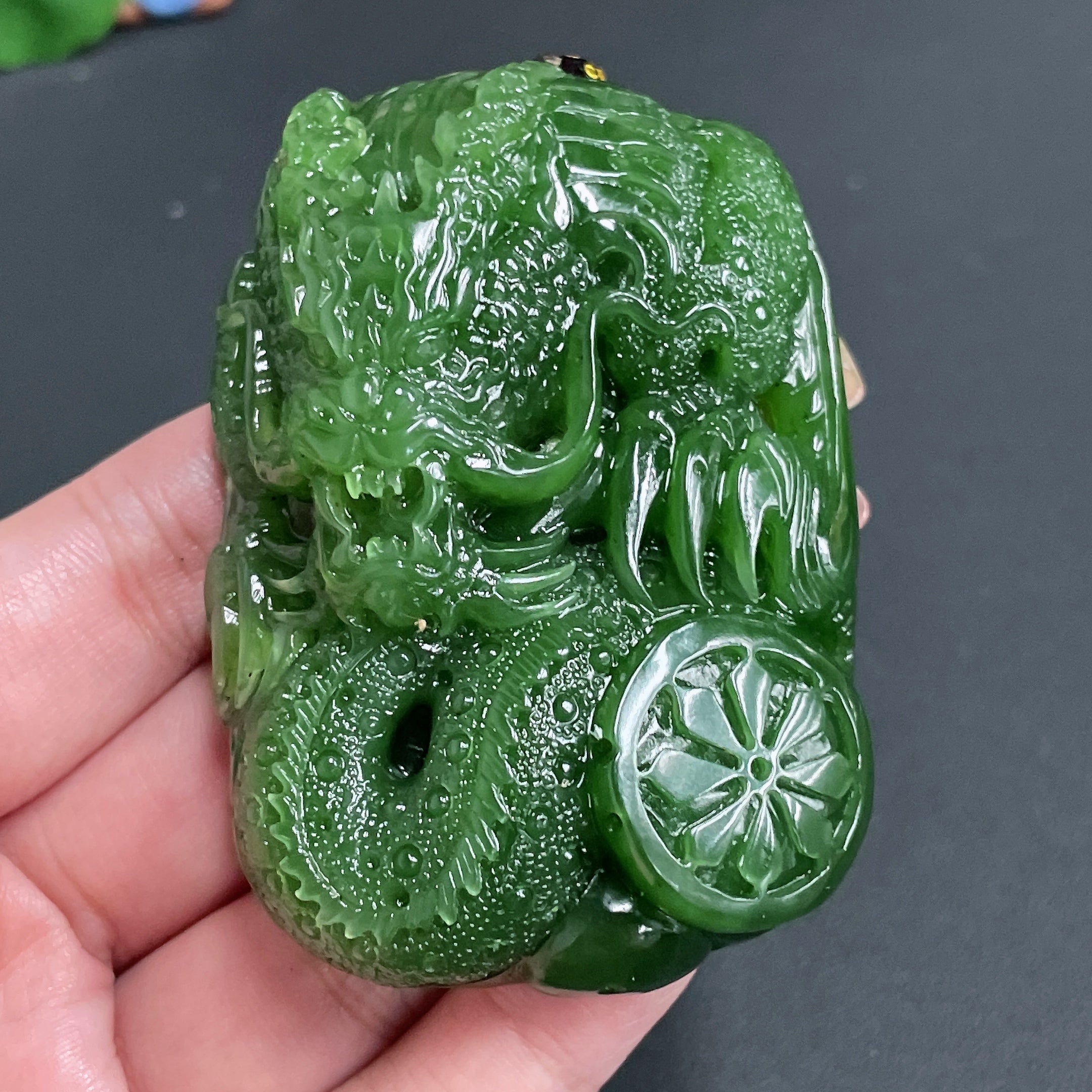 Hetian Jade Handheld Carving 'Dragon Dominates the World' with Cord, Total Weight 150.41g