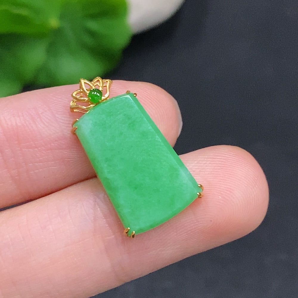 Jadeite Plain Pendant with 18K Gold Setting, Total Weight Approx. 2g