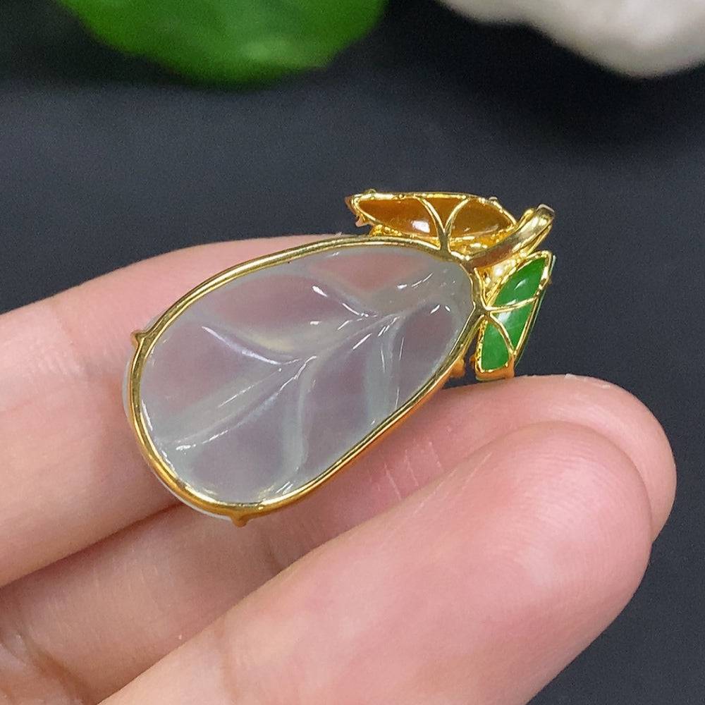 Jadeite leaf inlaid pendant with 18K gold, crafted by HUILIU HQ, showcasing detailed jade and gold leaf design.