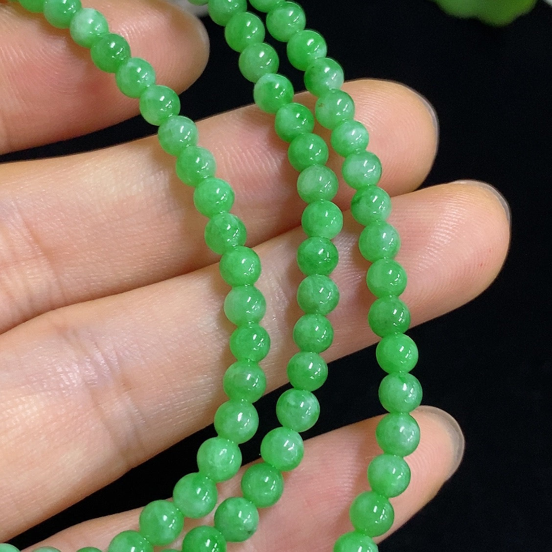 Jadeite Bead Necklace Non-Gold