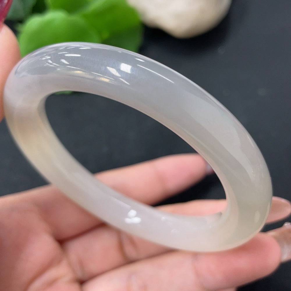 HUILIU HQ Hetian Jade round bangle with size 55 and weight 54.2g, showcasing smooth green jade surface and polished finish.