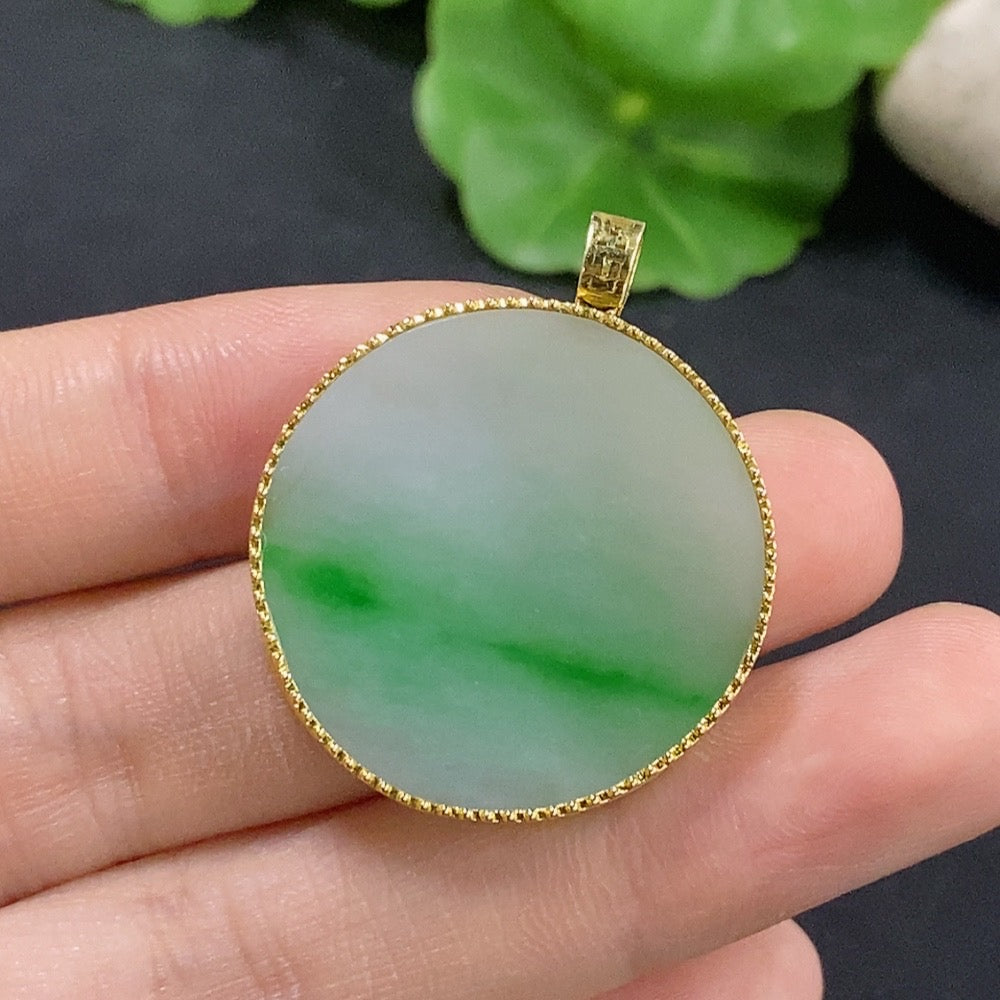 Jadeite Plain Pendant Pendant in 18k Gold