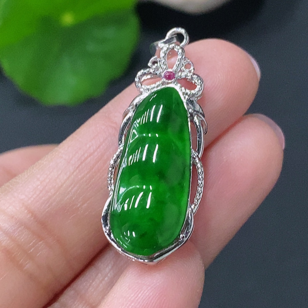 Jadeite Inlaid Lucky Bean Pendant AU44% Total Weight Approx.2.64g