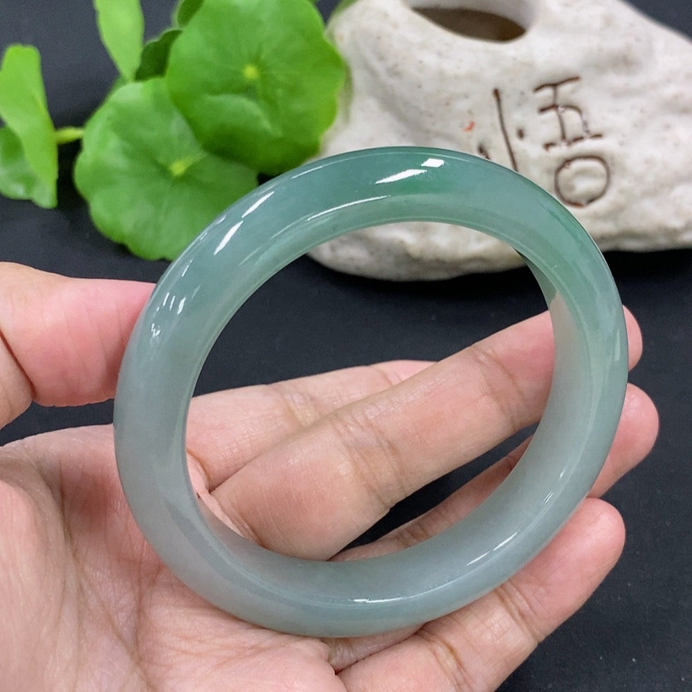 HKHQ jadeite round bangle in size 55.5 with a weight of 53.26g, showcasing smooth, polished jadeite jewelry.