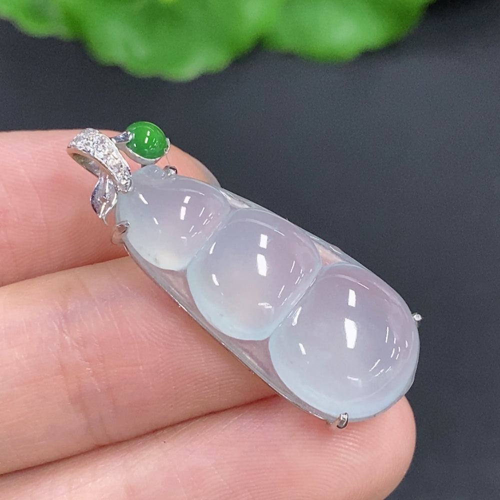 Jadeite Bean Pendant with 9K Gold Setting, Total Weight Approx. 4.1g (Non-Diamond)