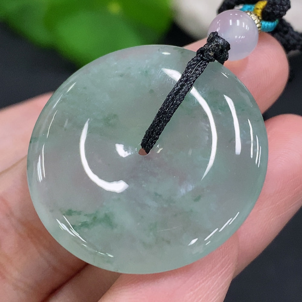 Jadeite Peace Knot, total weight including rope approximately 12.5g