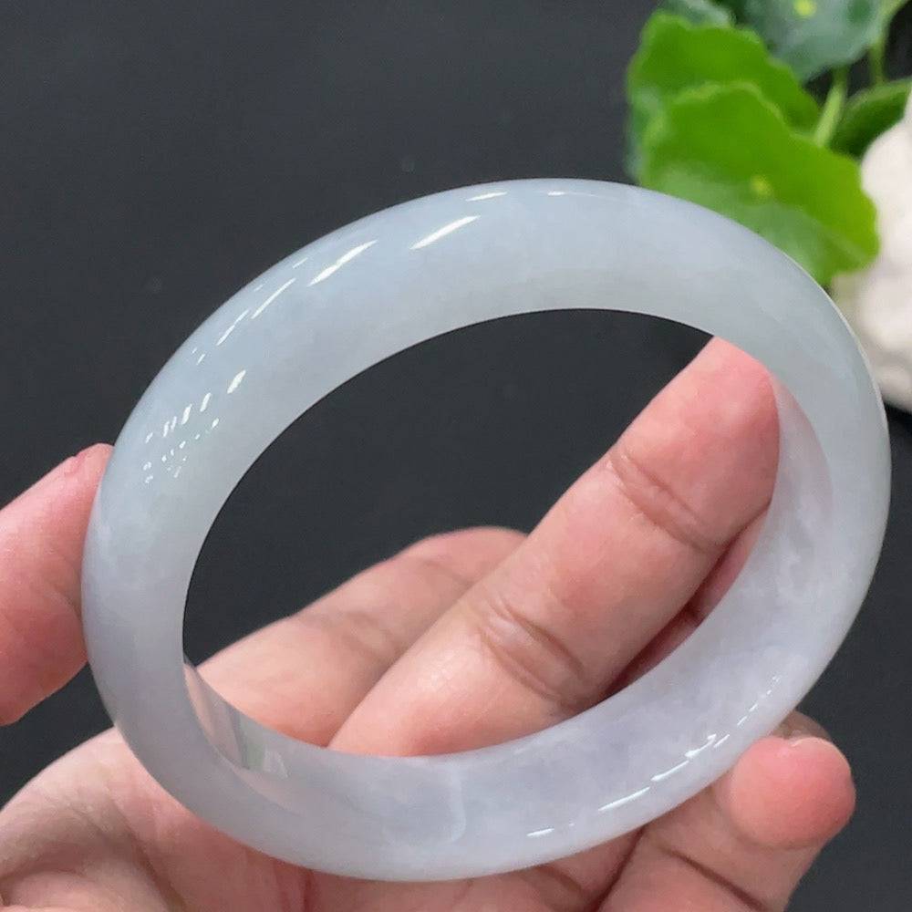 Jadeite round bangle with a total weight of 56g and size 57.9, crafted by HUILIU HQ, showcasing smooth, polished jade jewelry.