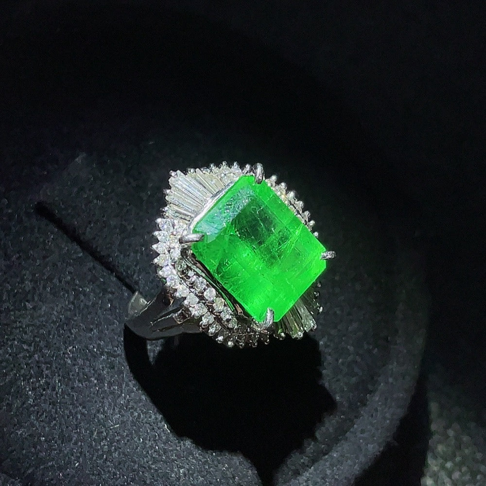 Emerald Inlaid Ring Pt89% Size 12 Total Weight Approx. 10.31g Clarity Enhanced with Diamond Accents