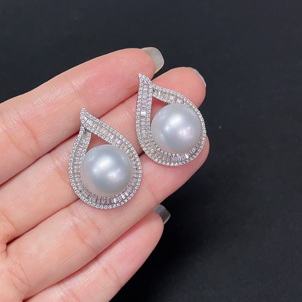 Seawater Pearl Inlaid Earrings 14k Gold Approximately 13.3mm Total Weight About 12.06g Non-Diamond