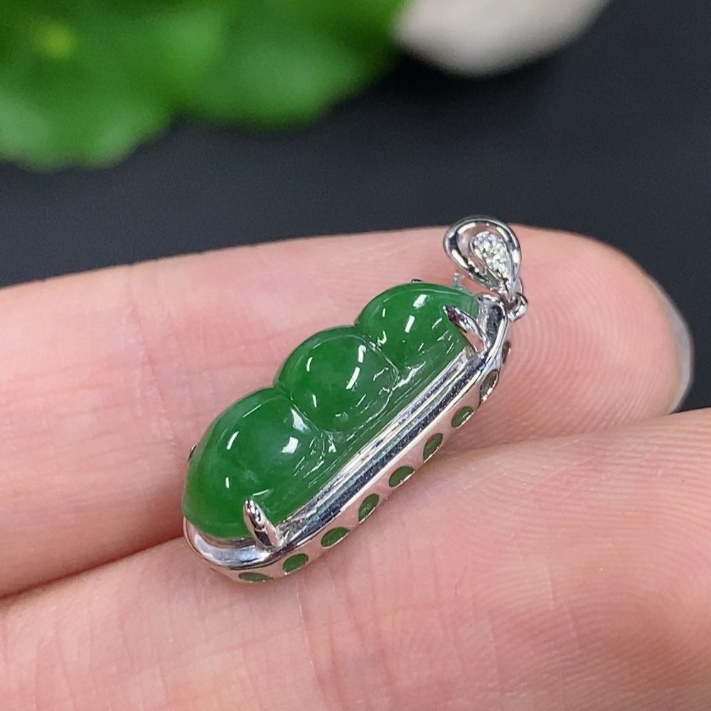 Jadeite Lucky Bean Pendant in 18K Gold (with Diamond Accents)