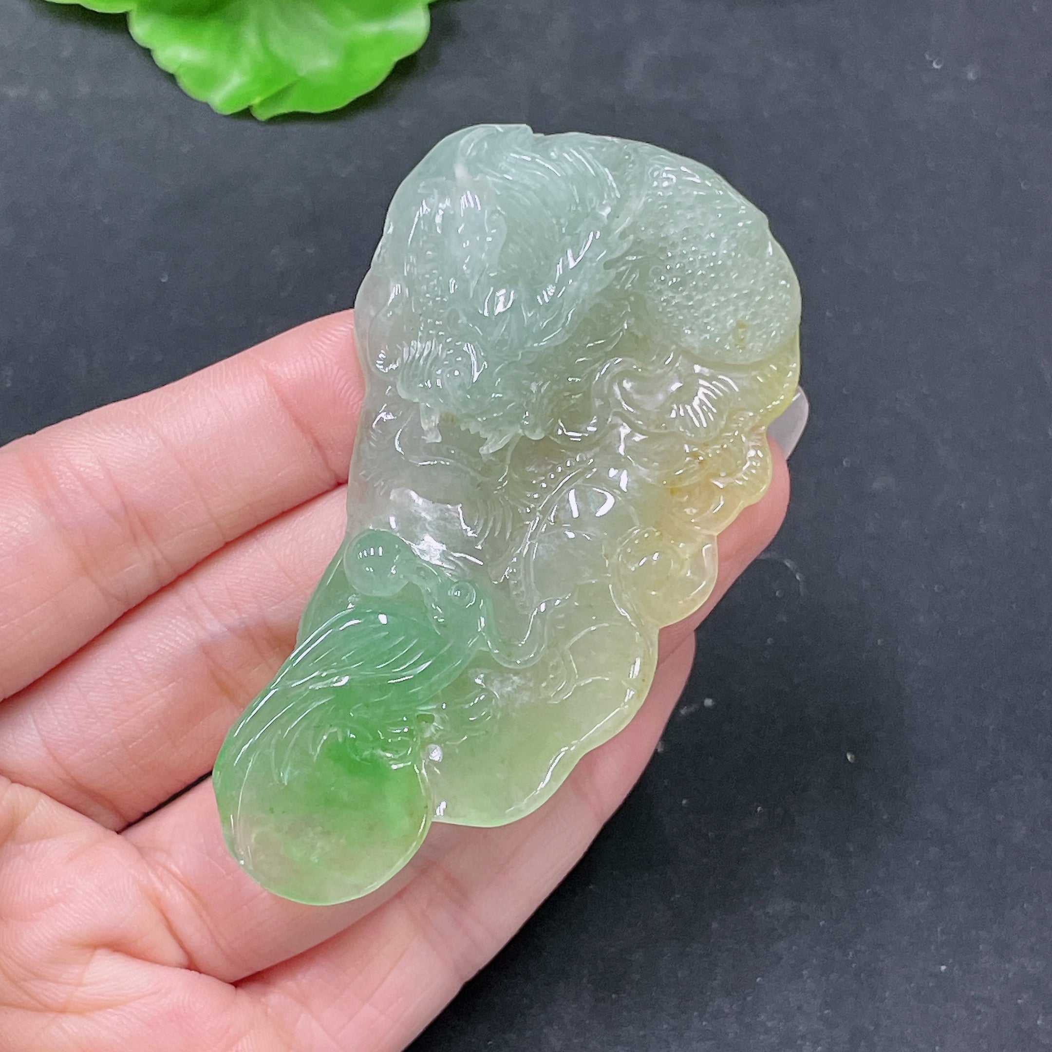 Jadeite pendant featuring a dragon plaque, crafted from jade, with a total weight of approximately 36.62 grams.