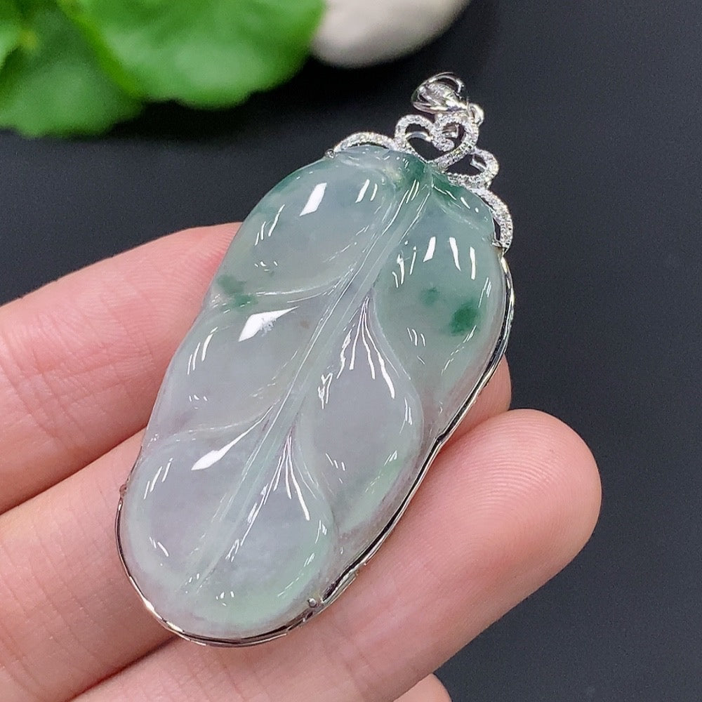 Jadeite Leaf Pendant 18k Gold Total Weight Approx. 8.03g
