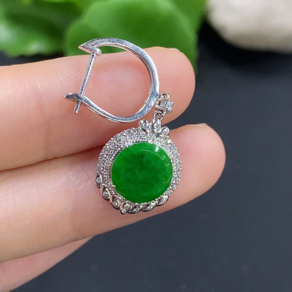 Single jadeite earring with diamond accent in 18K gold from HKHQ, showcasing elegant jewelry design.