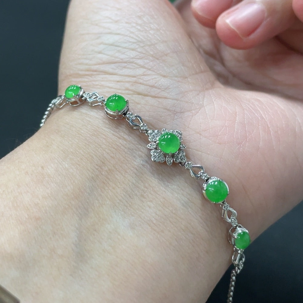 Jadeite Cabochon Inlaid Bracelet with 18K Gold and Diamonds, Total Weight Approx. 2.85g