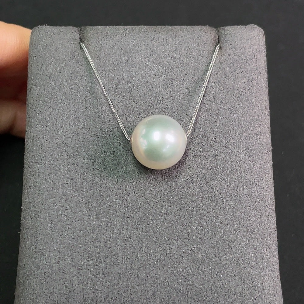 Saltwater Pearl Necklace in 18K Gold