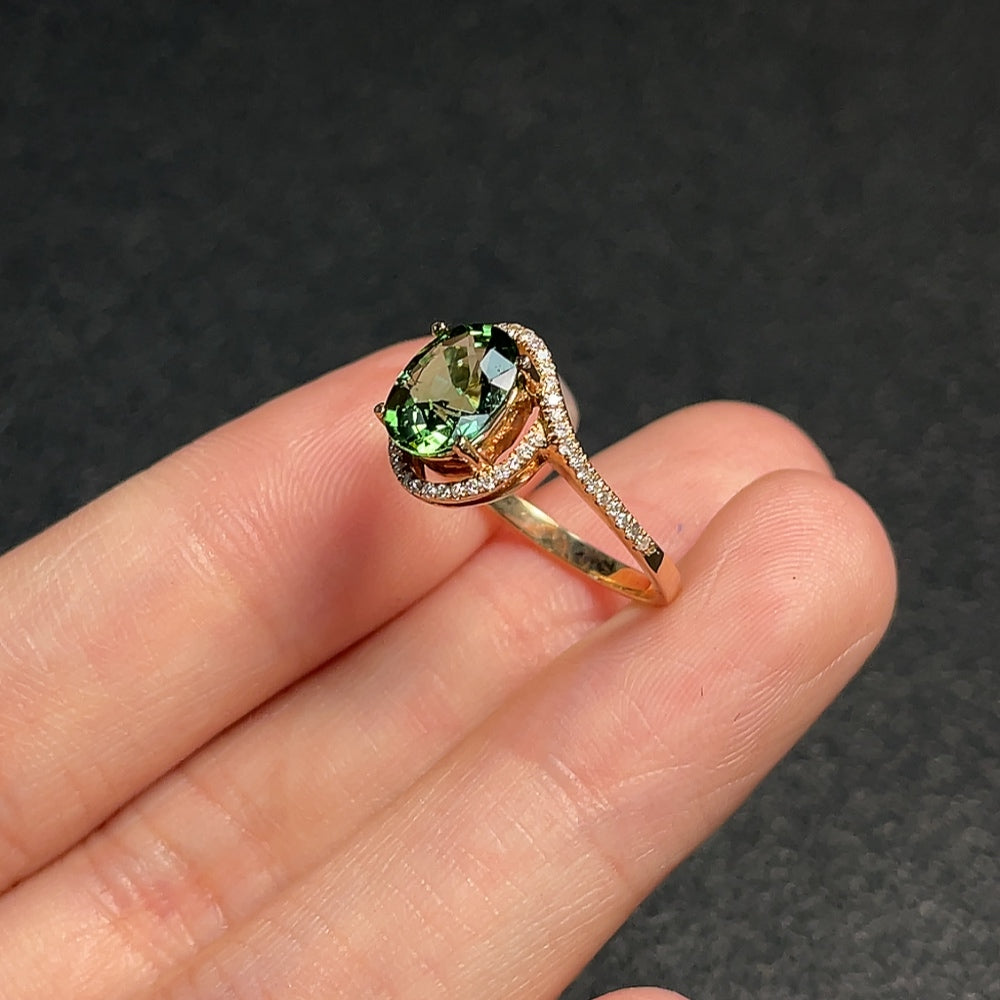 トルマリンリング ダイヤモンドアクセント付き 金含有率65% 総重量約2.19g サイズ12