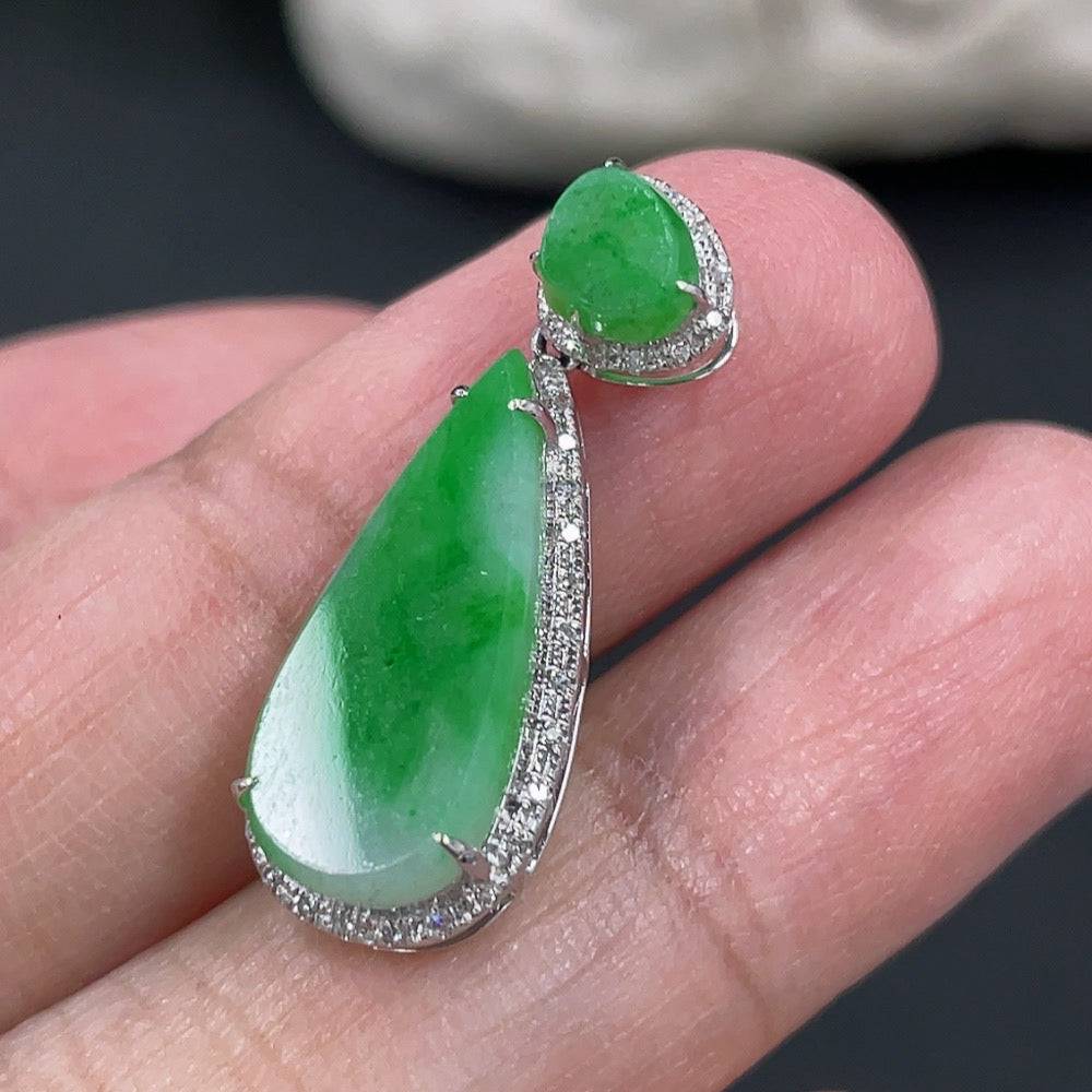 Jadeite pendant with 18k gold and diamond accents, showcasing a polished jade stone, crafted by HUILIU HQ.