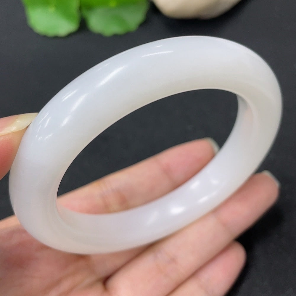 Hetian Jade Round Bangle