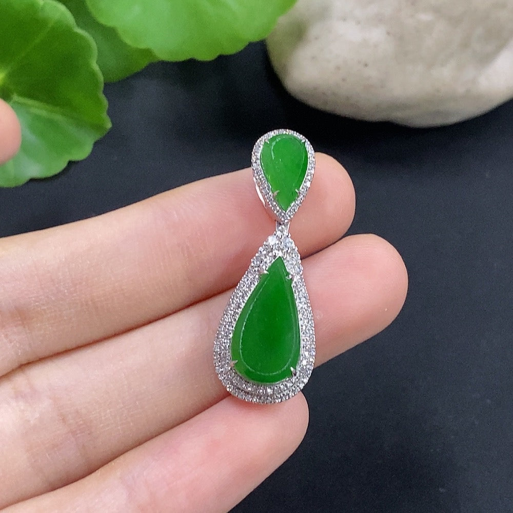 Jadeite Water Drop Pendant with 18K Gold and Diamond Accents, Total Weight Approximately 4.62g