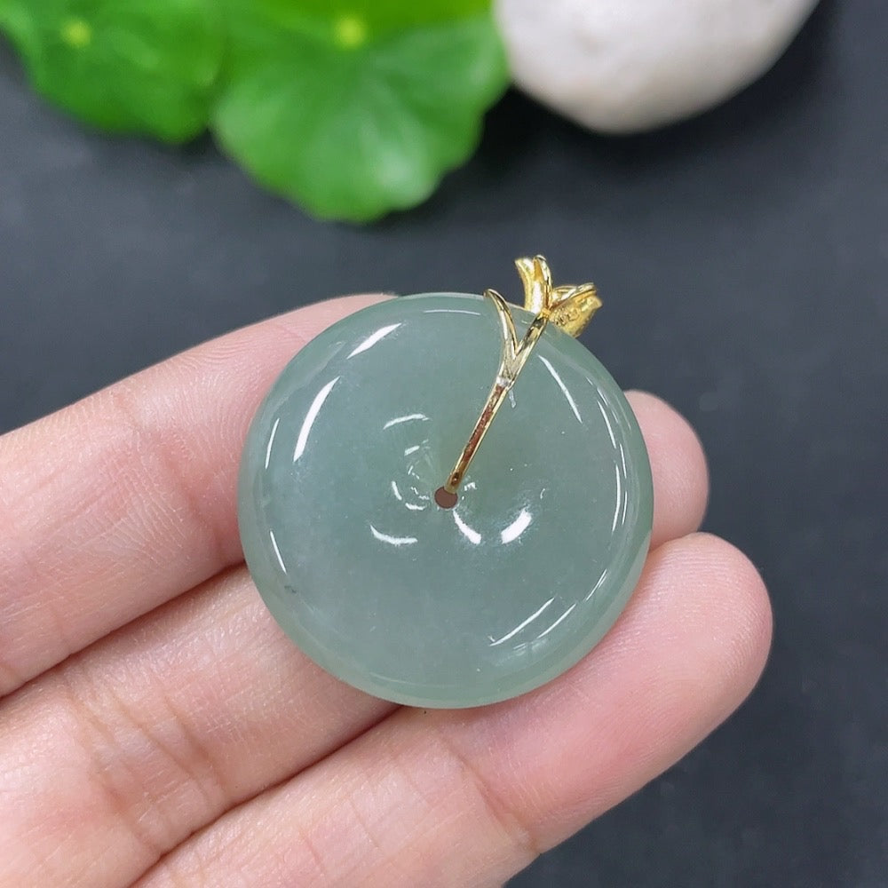 Jadeite Pendant Peace Knot with 18k Gold and Diamond Accents (Minimum Only)