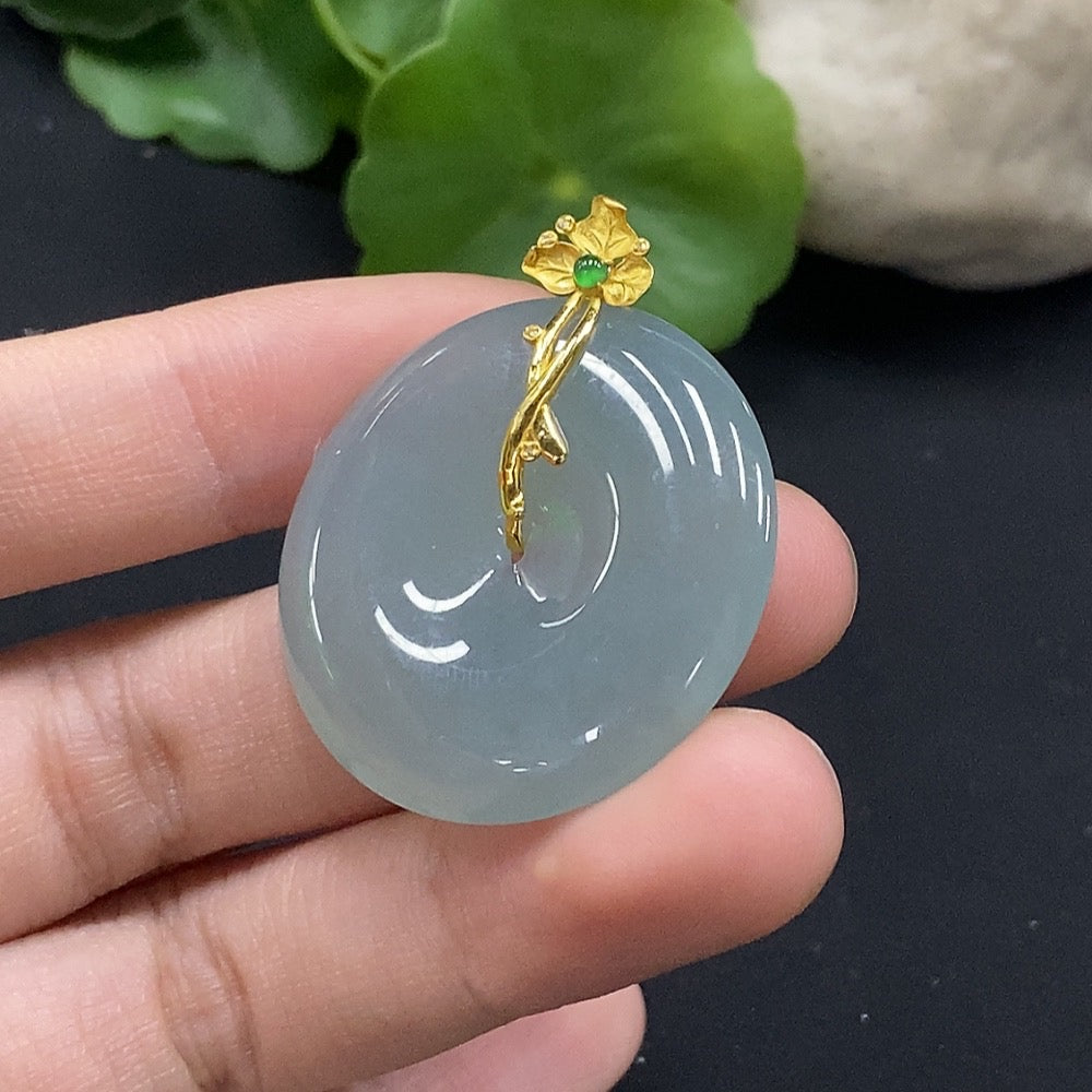 Jadeite Safety Buckle Pendant with 18K Gold and Diamond Accents, Total Weight Approximately 11.4g