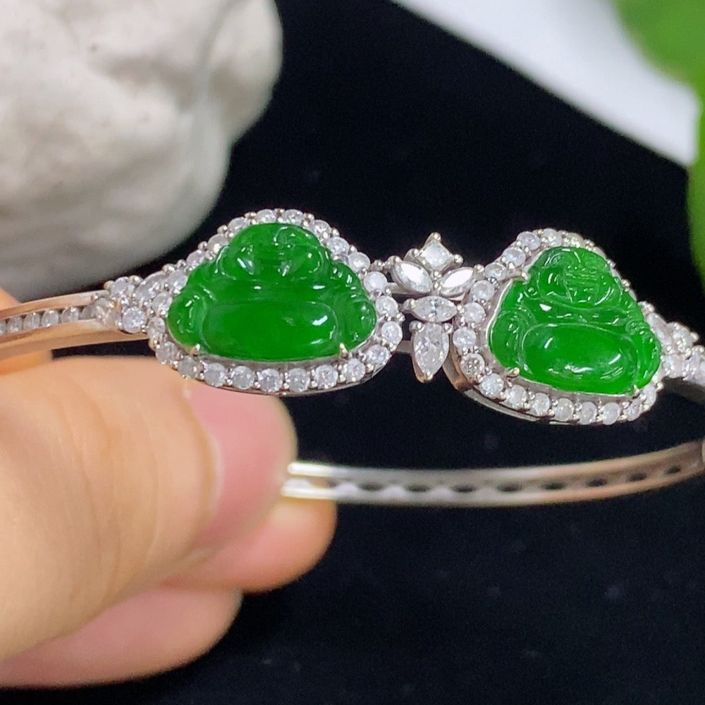 Jadeite Inlaid Bracelet 18k with Diamond Accents Total Weight Approximately 10.19g