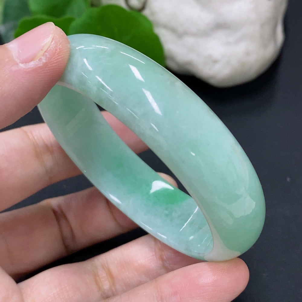 Jadeite Oval Bangle