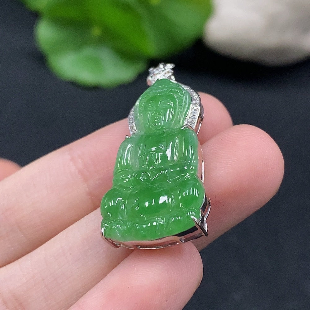 Jadeite Guanyin Inlaid Pendant 18K Gold with Diamond Accents Total Weight Approx. 3.49g