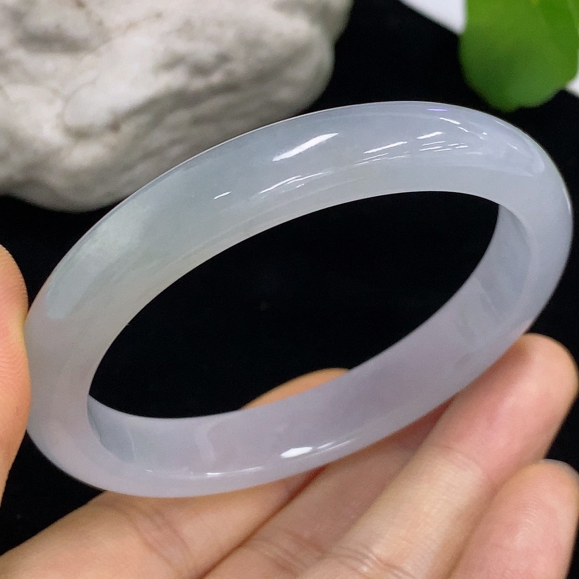 Jadeite concubine bracelet with HKHQ branding, featuring smooth jadeite beads in size 54.5/48.8, weight approximately 35.72g.