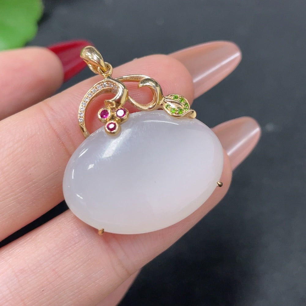 Hetian Jade Pendant Inlaid with Diamond (Colorless) 18k Gold Total Weight Approx. 6.1g