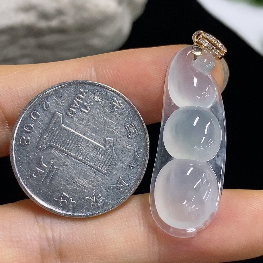 Jadeite Lucky Bean Pendant with 18K Gold and Diamond Accents, Total Weight Approximately 4.34g