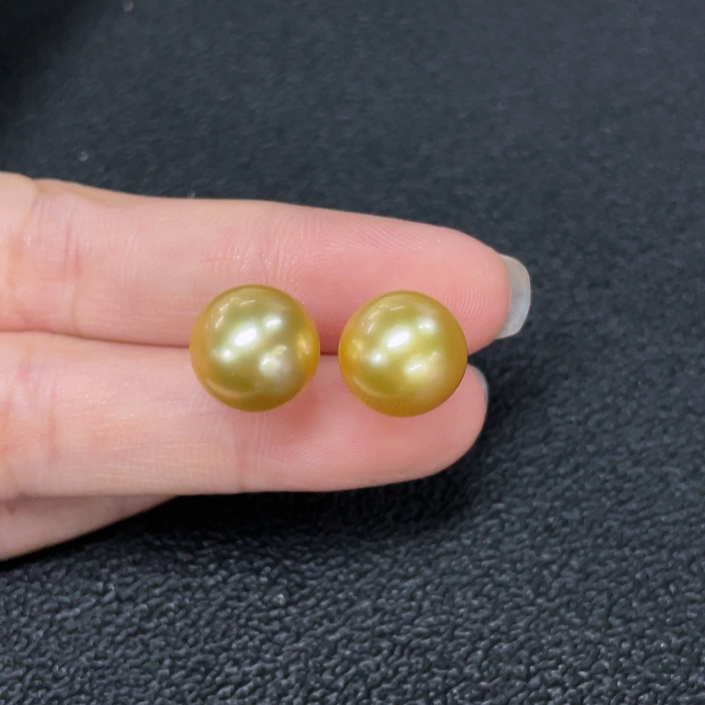 Seawater Pearl Earrings, Color Origin Undetermined, 18K Gold
