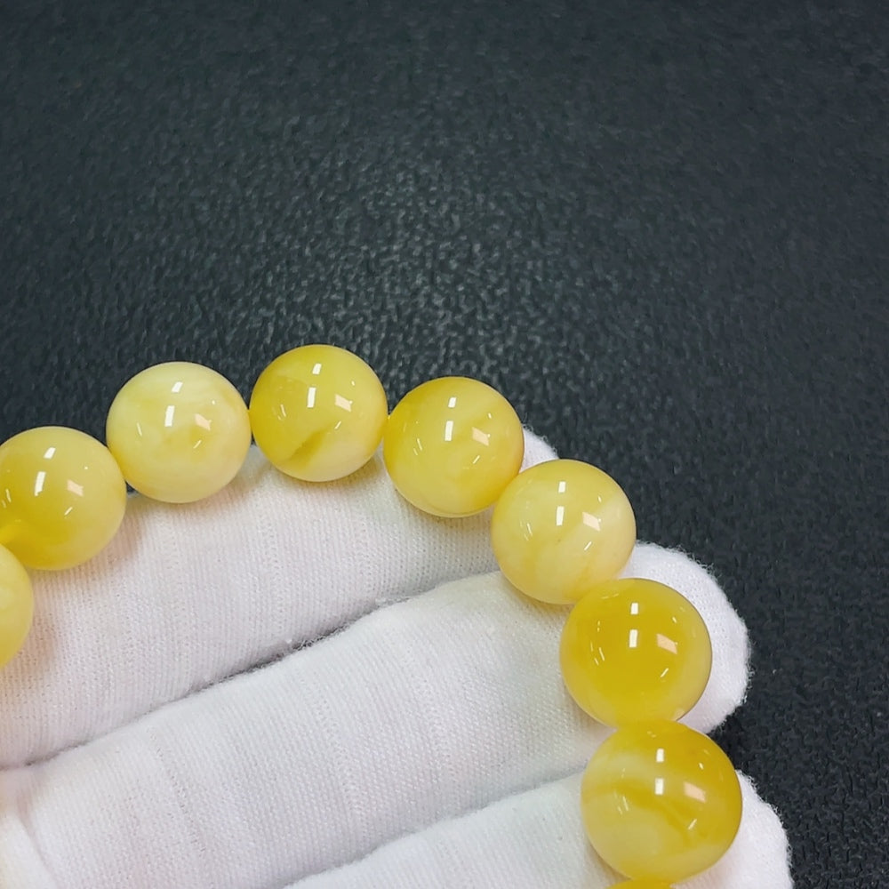 Amber Beeswax Bracelet, Total Weight Approx. 18.54g, Size About 12.6mm