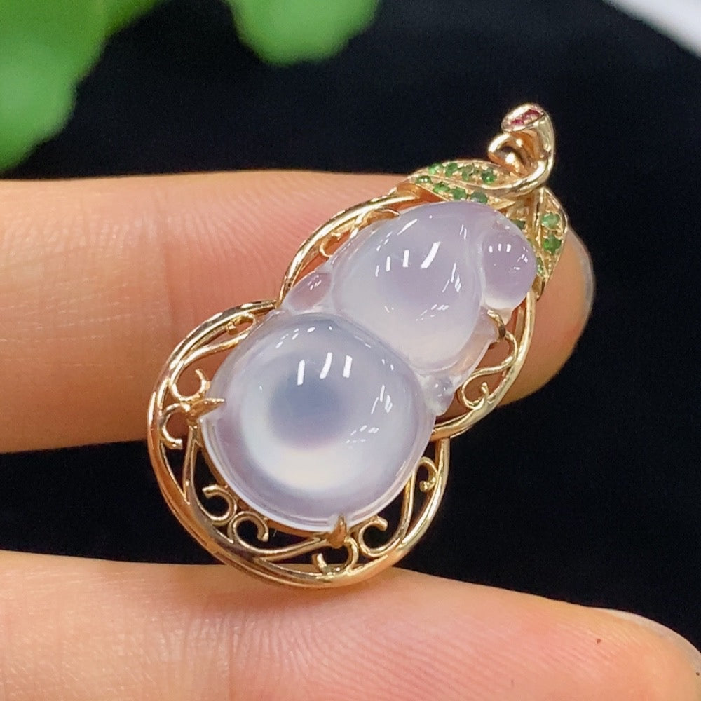 Huiliu Jadeite gourd pendant with inlaid design, crafted from high-quality jade, showcasing intricate craftsmanship and vibrant green color.