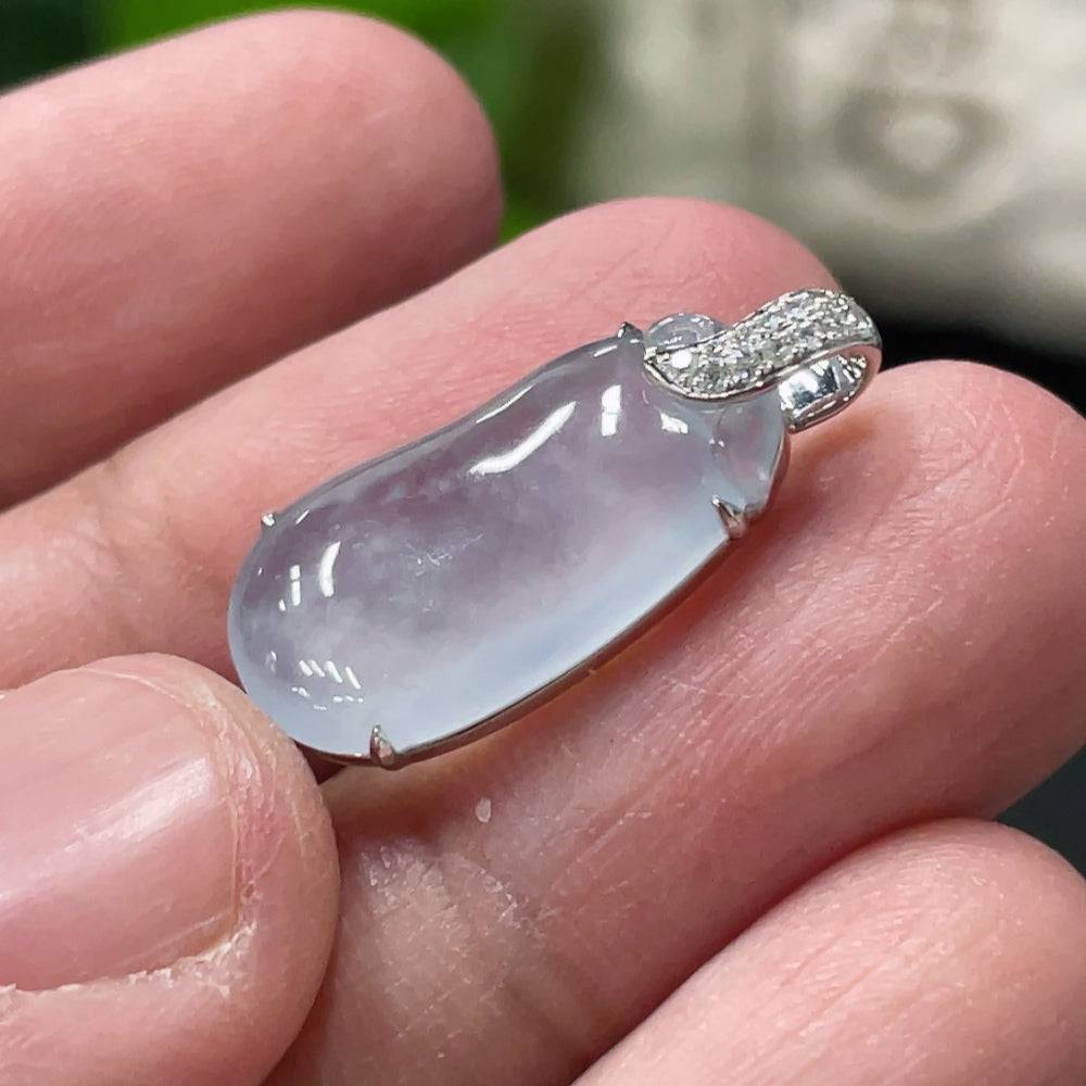 Jadeite auspicious gourd pendant with 18K gold setting and diamond accents, crafted by HUILIU HQ, weight approx. 2.19g