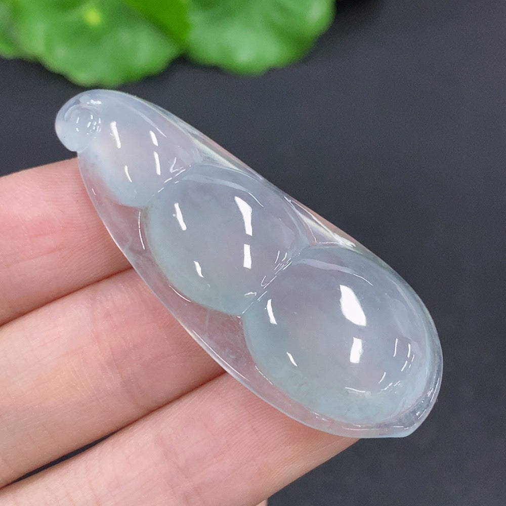 Jadeite Lucky Bean Pendant, Total Weight Approximately 10.8g
