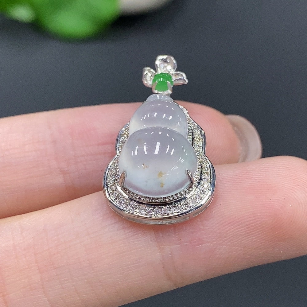 Jadeite Gourd Pendant 18k Gold Total Weight 3.08g