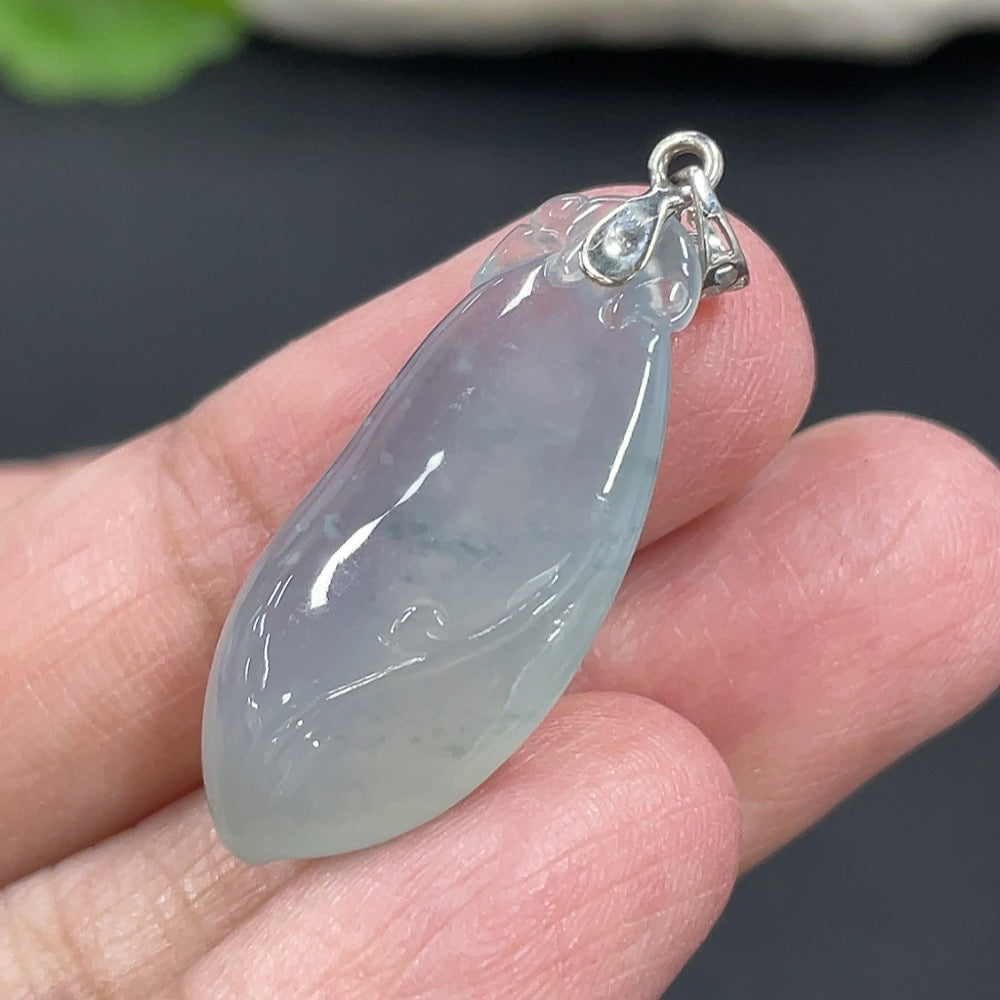 Jadeite Blessed Melon Pendant with 18k Gold Clasp, Total Weight Approx. 4g
