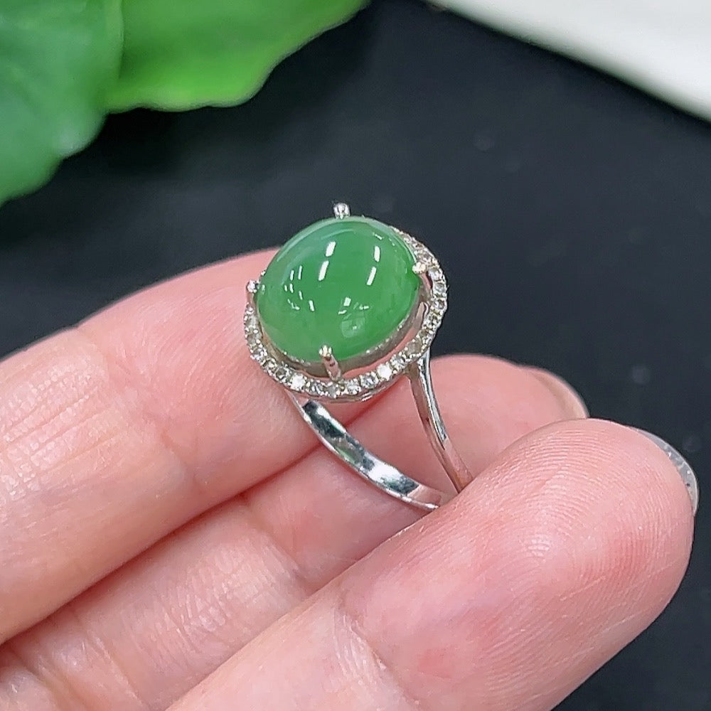 Jadeite Cabochon Inlaid Ring 18K Gold with Diamond Accents Size 15 Total Weight Approx. 2.9g