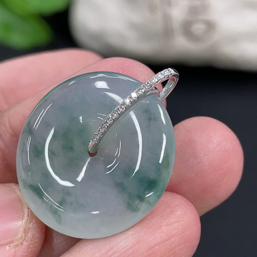 Jadeite Pendant Peace Buckle 18k with Diamond Accents Total Weight Approximately 5.94g
