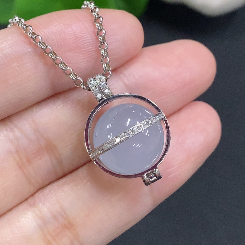 Jadeite Pendant with 18K Gold Setting, Total Weight Including Chain Approximately 10.4g